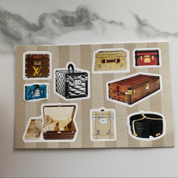 LOUIS VUITTON POST CARDS & GIFT BOX BUNDLE - Picture 7 of 9